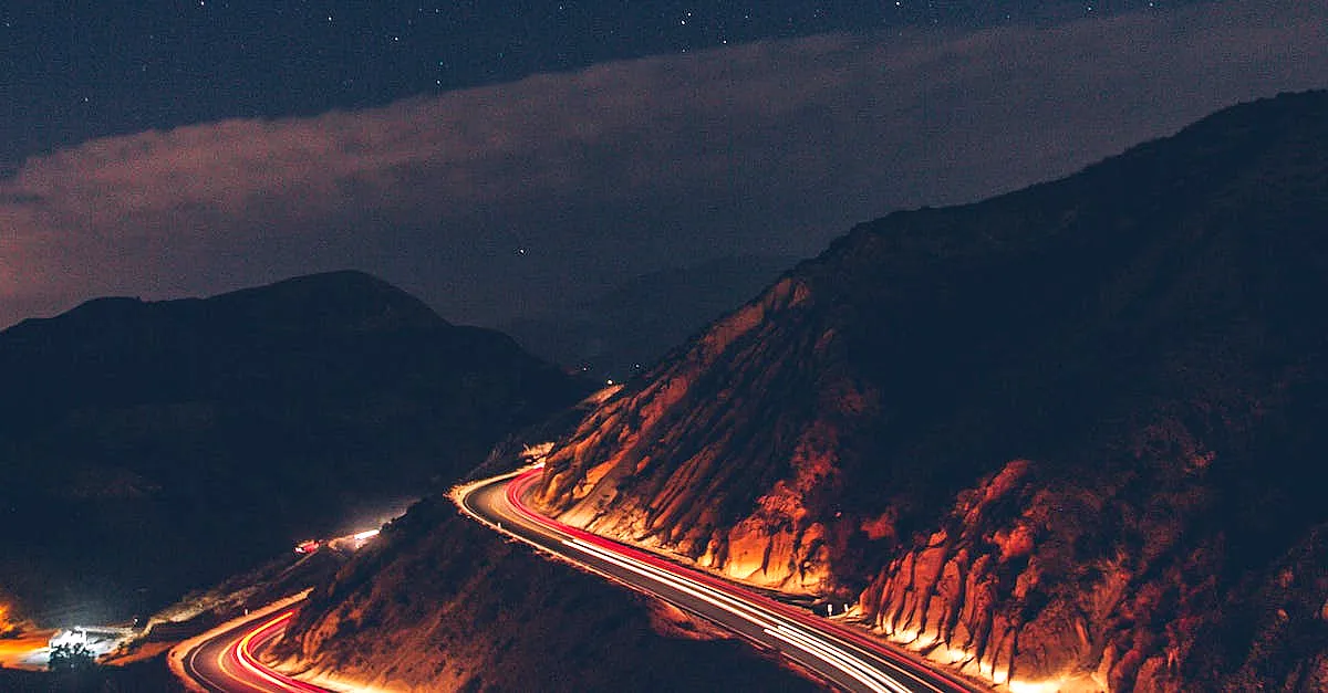 Faros de coche: La máxima potencia lumínica para tu viaje nocturno (2024)