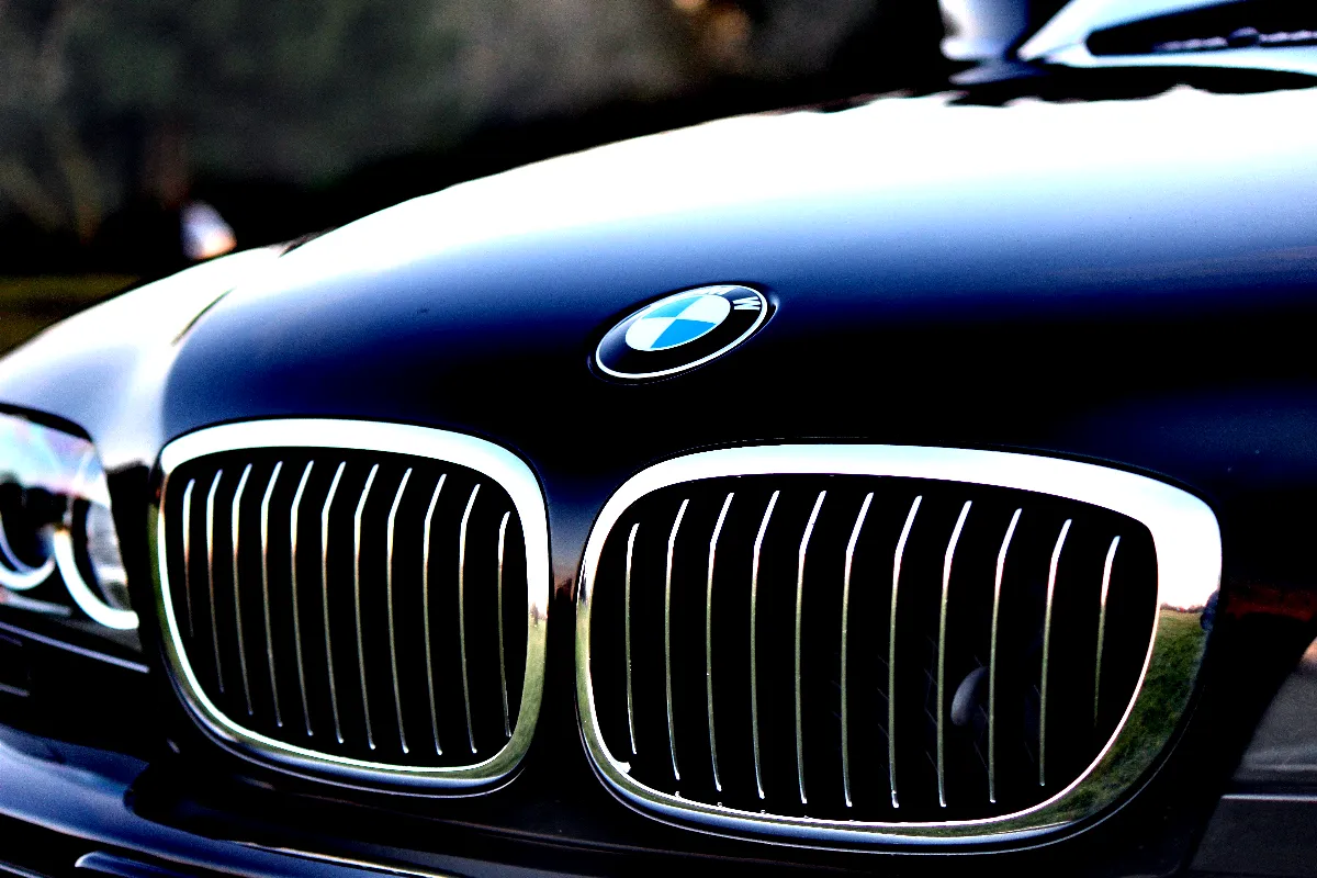 La importancia de llevar el coche a un taller BMW (2024)